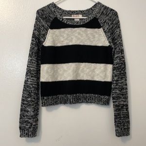 SO long sleeve knitted sweater medium black & white 69% cotton 31% Acrylic